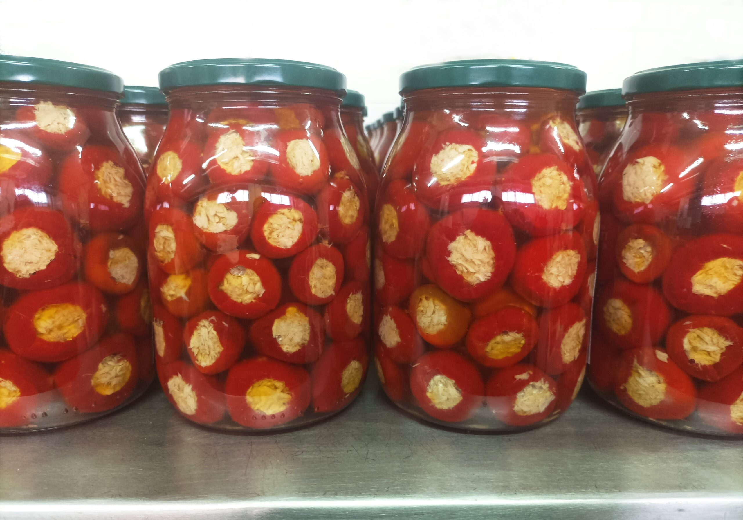 Peperoncini calabresi ripieni al tonno - immagine 2